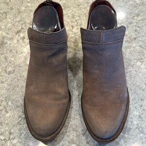 BORN Taupe suede ankle boots 7.5